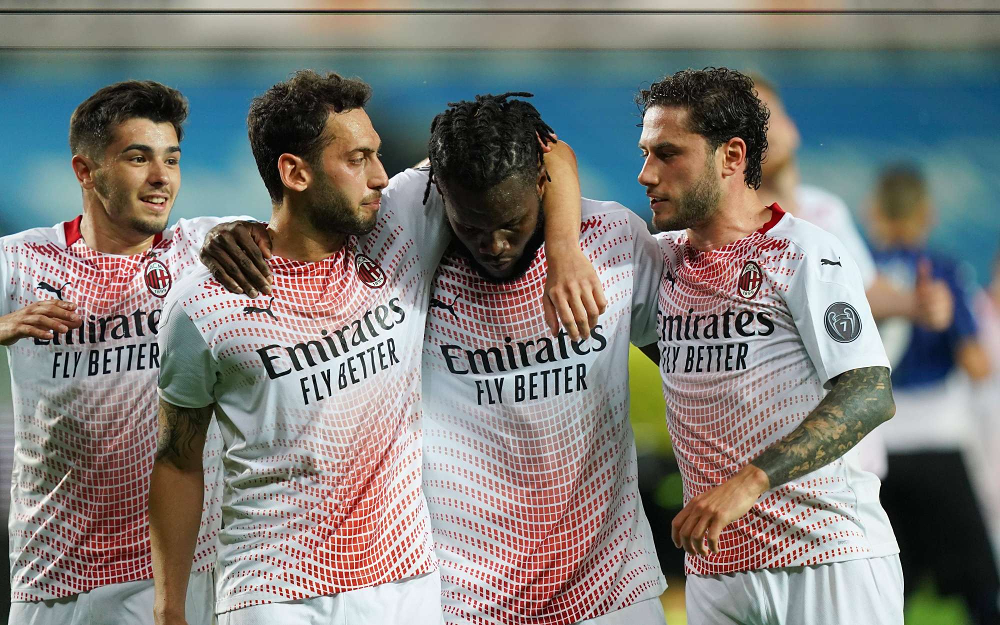 华体会hth-巴萨绝杀AC米兰，迪玛利亚补时绝平英超的简单介绍  第2张