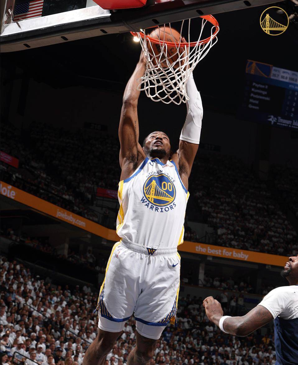 华体会体育-球员们在篮球场上化身为勇士,不畏强敌的简单介绍 第2张 华体会体育-球员们在篮球场上化身为勇士,不畏强敌的简单介绍 第2张